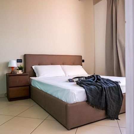 Residenza Oleandro Appartement Desenzano del Garda Buitenkant foto