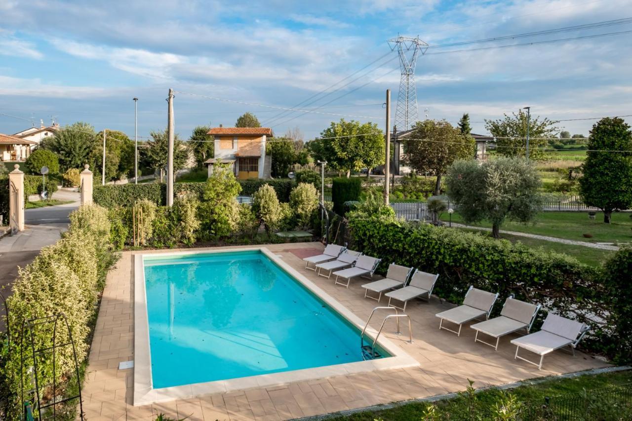 Residenza Oleandro Appartement Desenzano del Garda Buitenkant foto