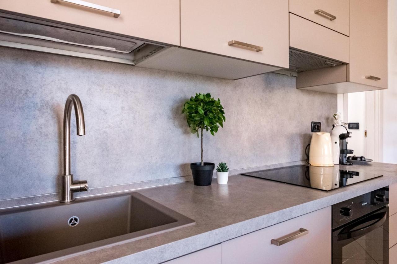 Residenza Oleandro Appartement Desenzano del Garda Buitenkant foto