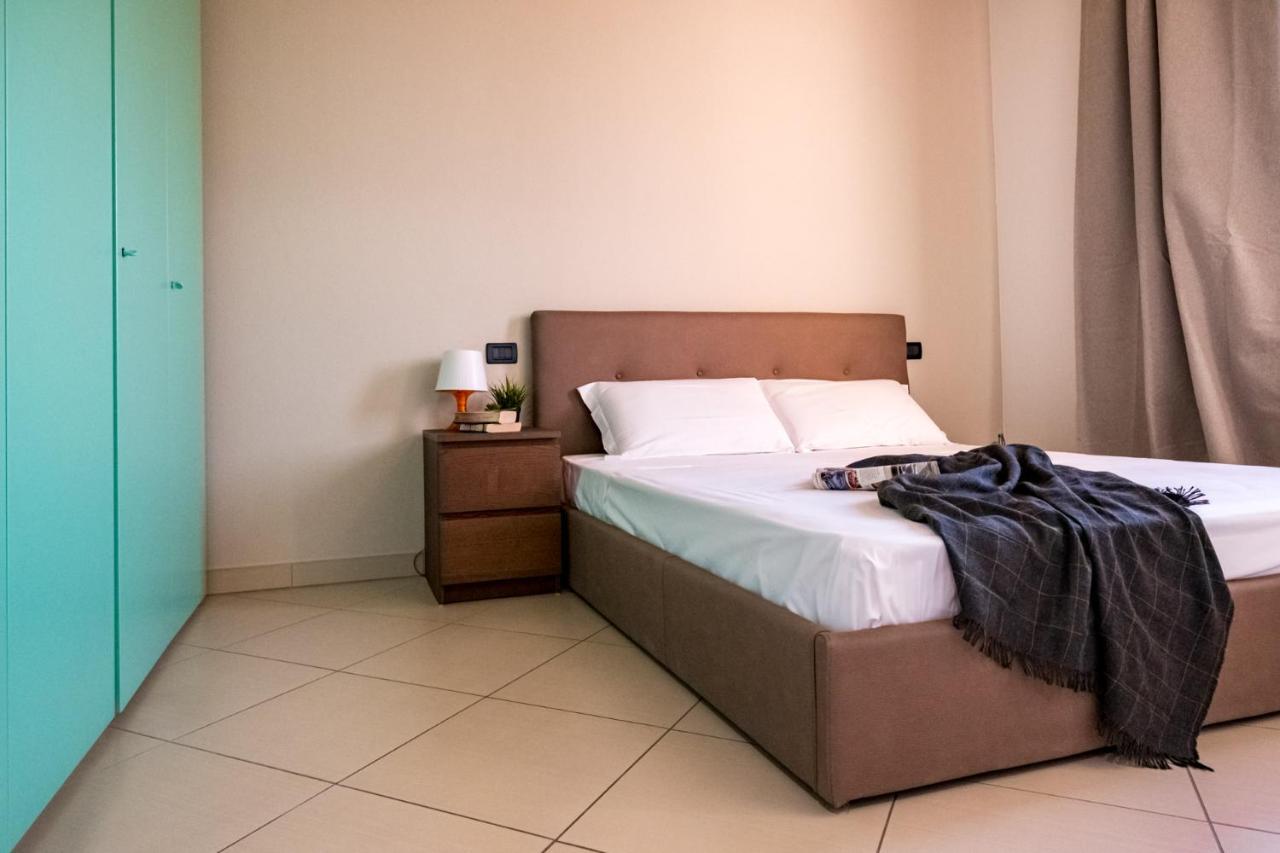 Residenza Oleandro Appartement Desenzano del Garda Buitenkant foto