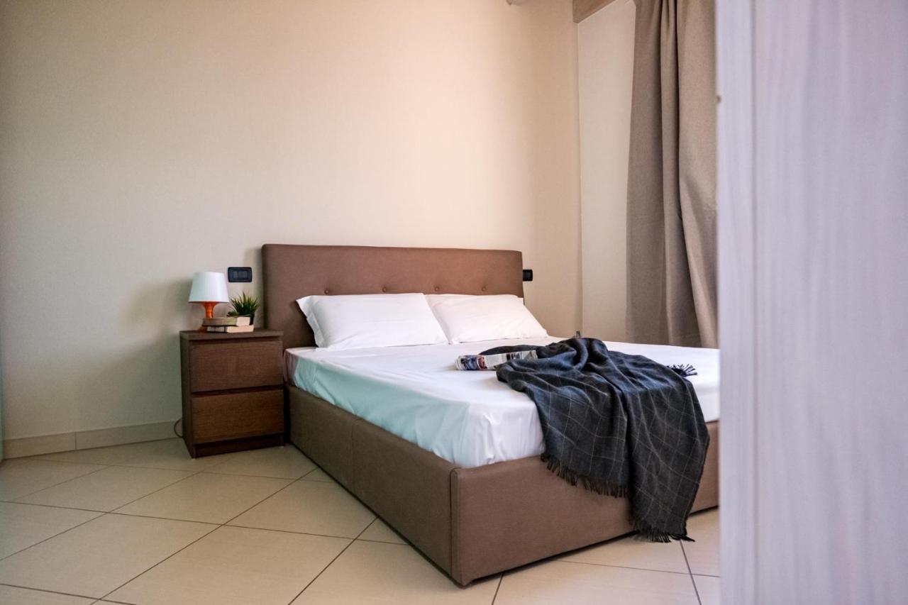 Residenza Oleandro Appartement Desenzano del Garda Buitenkant foto