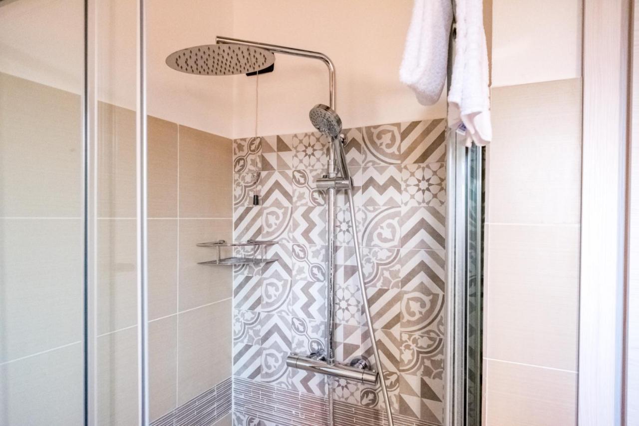 Residenza Oleandro Appartement Desenzano del Garda Buitenkant foto