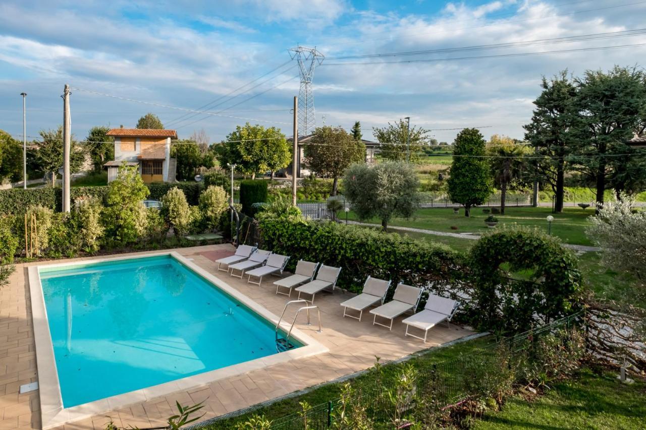 Residenza Oleandro Appartement Desenzano del Garda Buitenkant foto