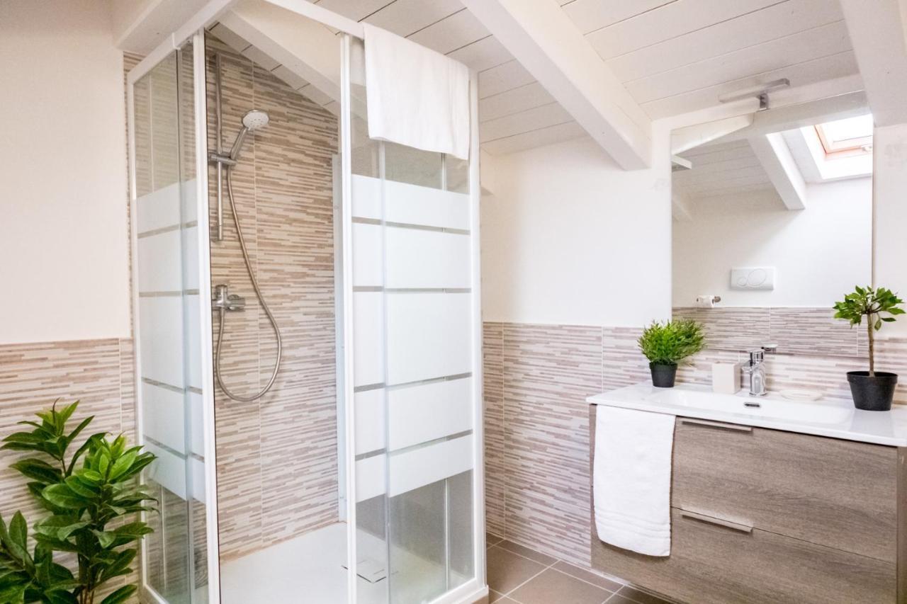 Residenza Oleandro Appartement Desenzano del Garda Buitenkant foto